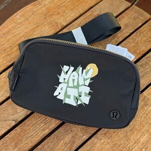 NWT lululemon Everywhere Belt Bag *Hawaii Exclusive* Graphic Print